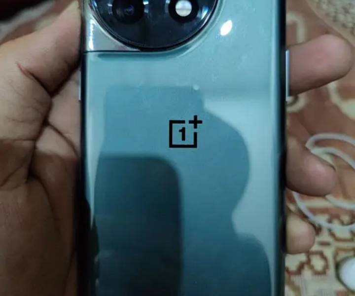 OnePlus 11 Non PTA 16/256 Lush Condition