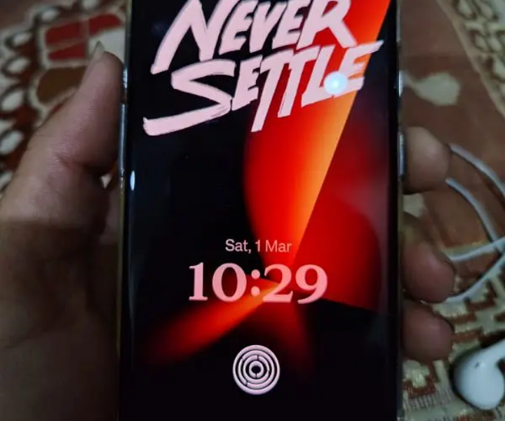 OnePlus 11 Non PTA 16/256 Lush Condition